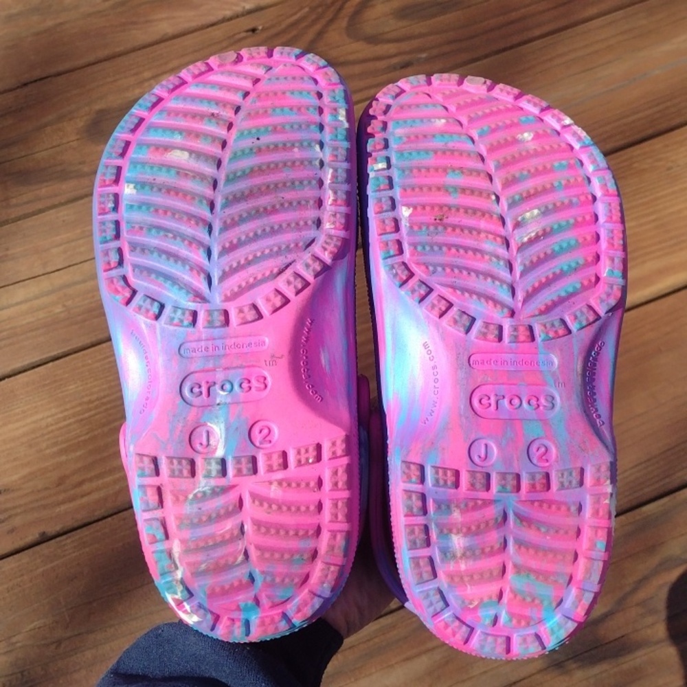 Crocs Marbled Classic Clogs Size J2 - Picture 5 of 8